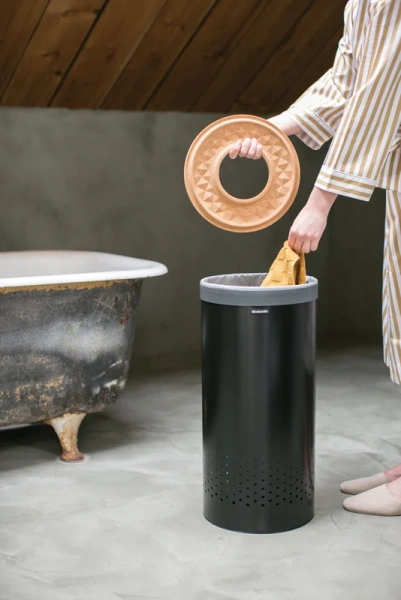 Корзина для белья Brabantia 120008 черная